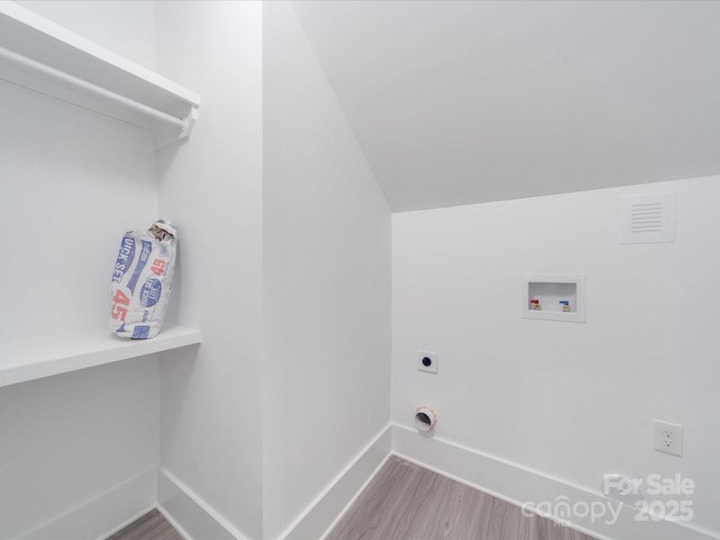 Spacious, unfurnished interior of a new home in , Charlotte (Image 10).