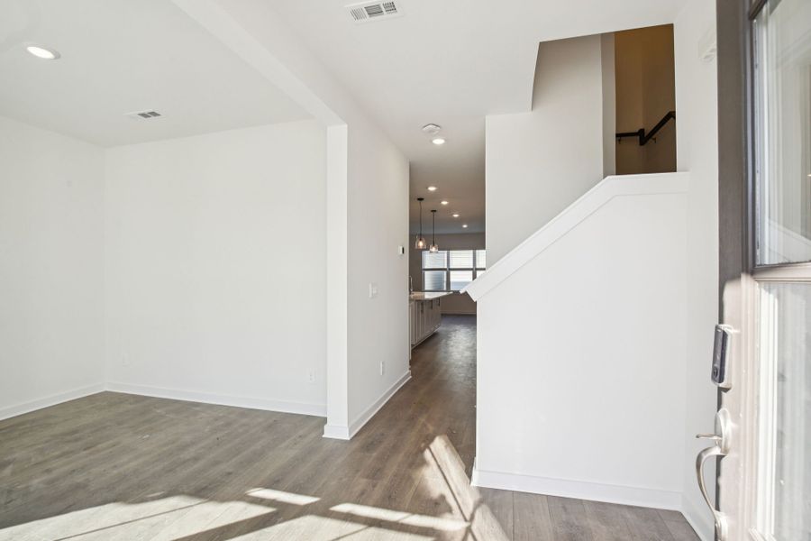 Spacious, unfurnished interior of a new home in Greystone - Vista Townhomes, Smyrna (Image 10).