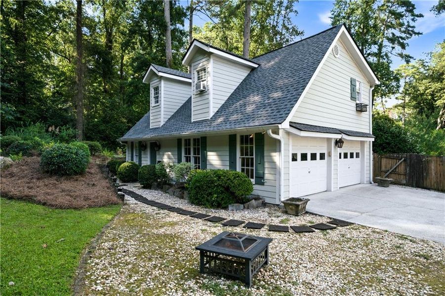 Exterior details and patio area of a home in , Decatur (Image 34).