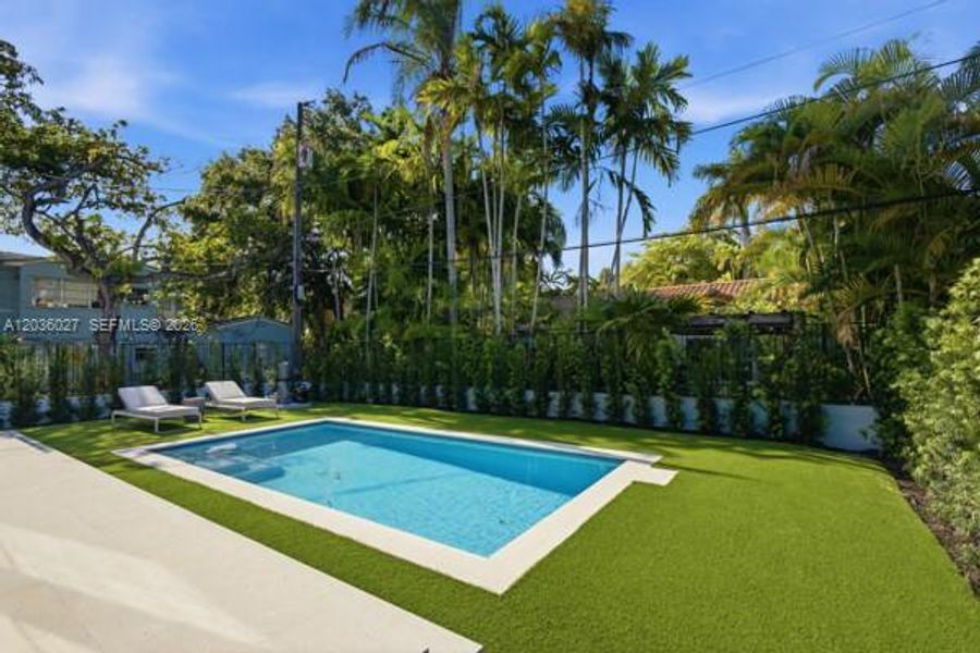 Community amenities in , Coral Gables (Image 42).