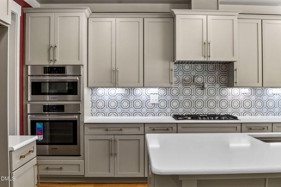 24-web-or-mls-12601 Burgess -24