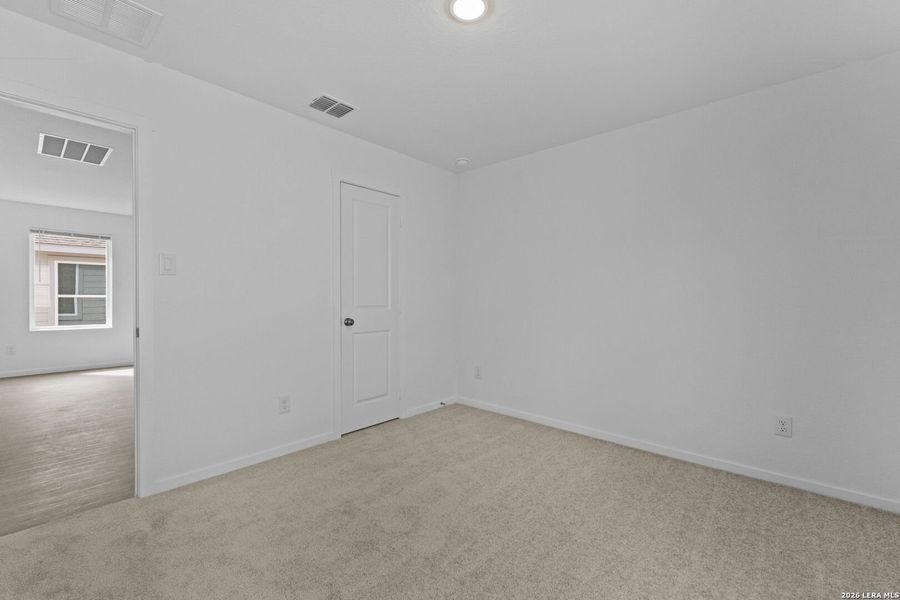 Spacious, unfurnished interior of a new home in Hidden Oasis, San Antonio (Image 19).