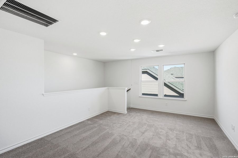 Spacious, unfurnished interior of a new home in Dove Song, Marion (Image 26).