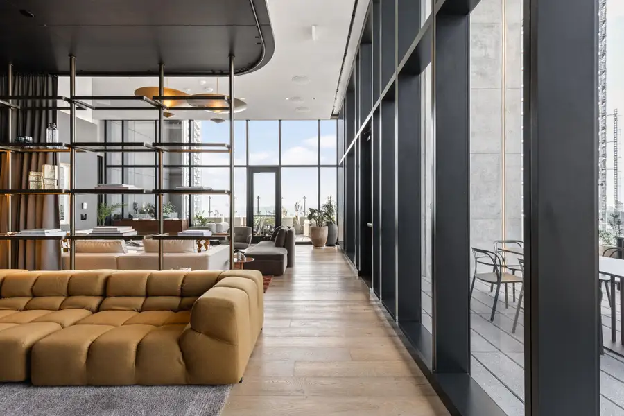 Lounge+ Entertainment Area