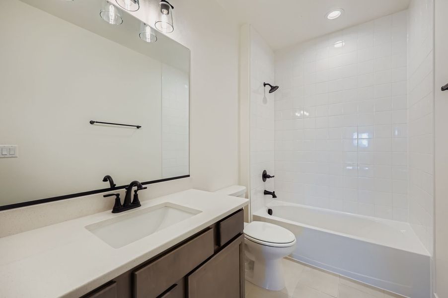 7989 Polson - Full Bathroom