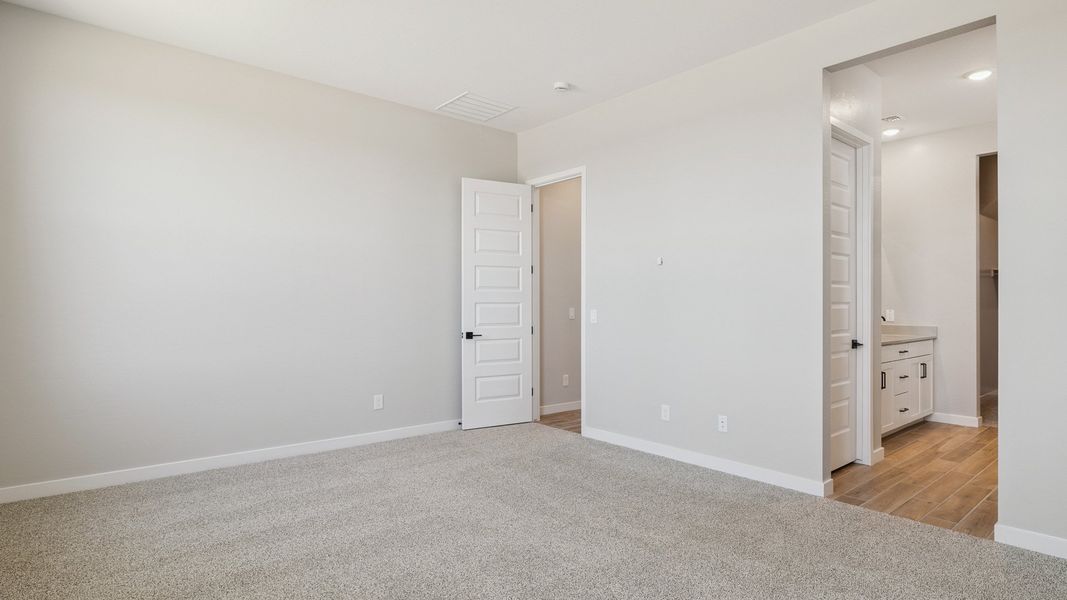 Spacious, unfurnished interior of a new home in Upper Canyon, Phoenix (Image 21).
