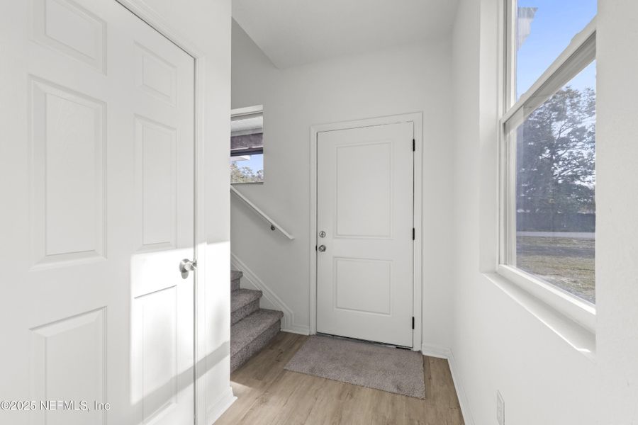 Spacious, unfurnished interior of a new home in , Jacksonville (Image 23).