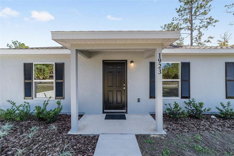 Exterior details and patio area of a home in , Dunnellon (Image 28). Exterior details and patio area of a home in , Dunnellon (Image 28).
