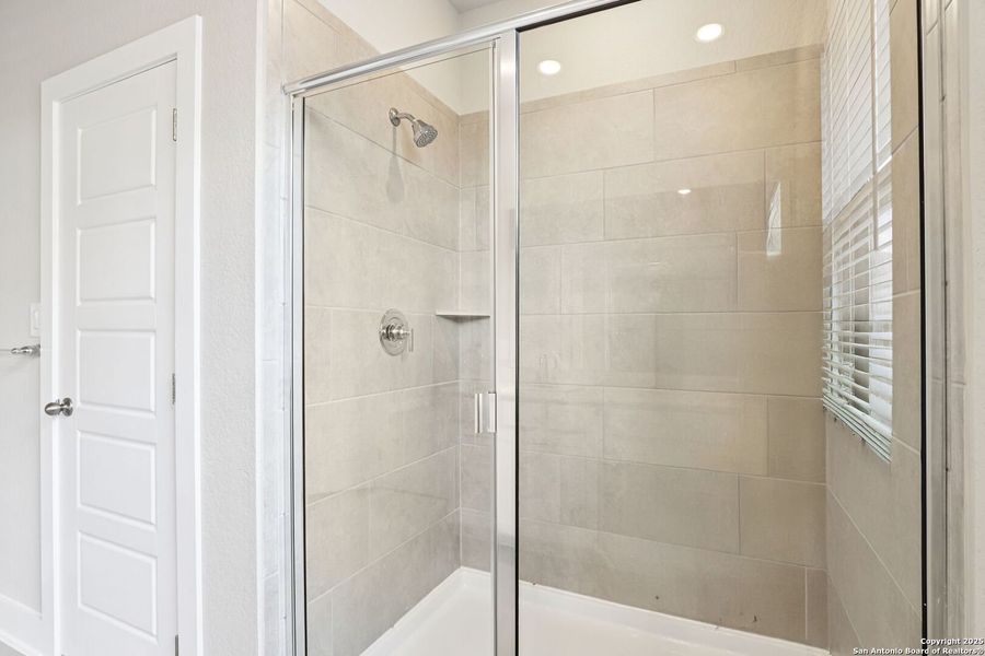 Close-up of interior finishes inside a home in Catalina, Converse (Image 20).