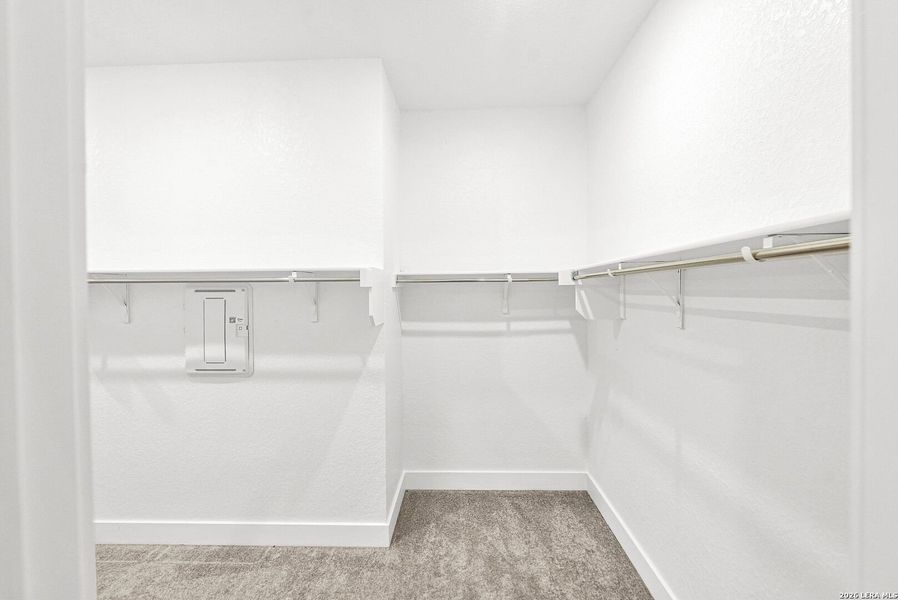 Spacious, unfurnished interior of a new home in Ventana, Bulverde (Image 62).