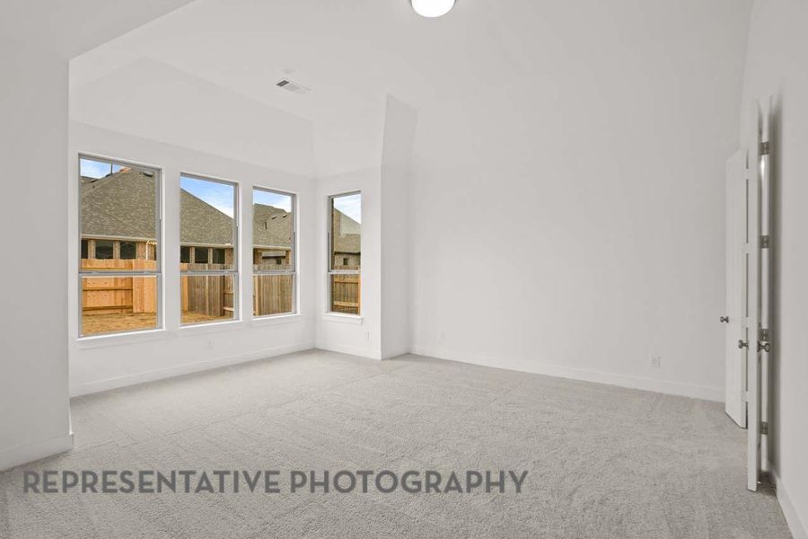 Spacious, unfurnished interior of a new home in Grange: 60ft. lots, Katy (Image 6).
