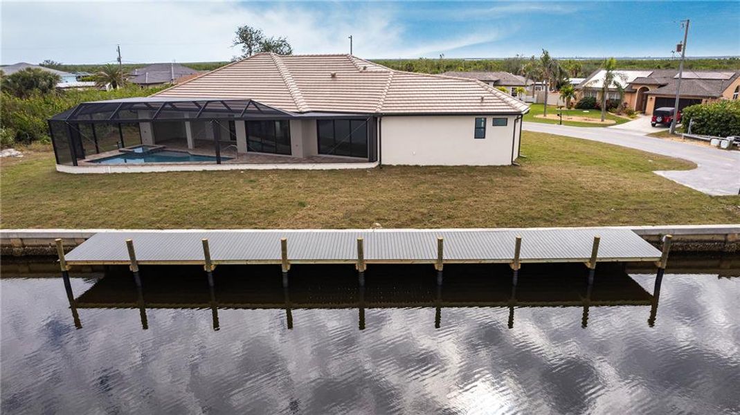 Exterior details and patio area of a home in , Port Charlotte (Image 28).