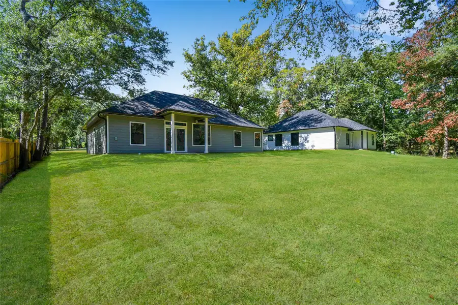 Exterior details and patio area of a home in , Willis (Image 4).