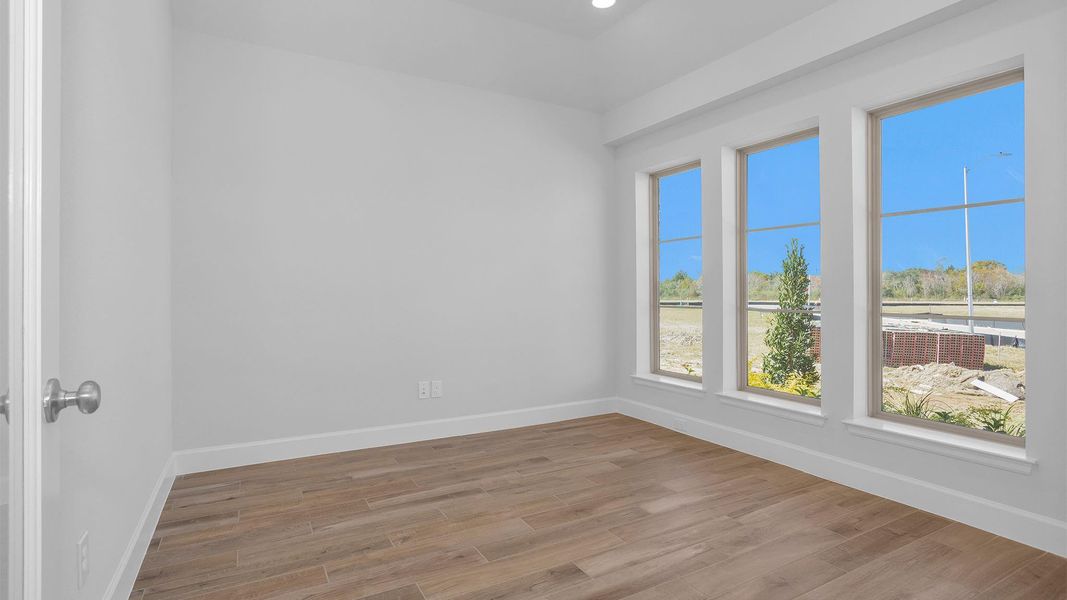 Spacious, unfurnished interior of a new home in Valencia 50', Manvel (Image 10). Spacious, unfurnished interior of a new home in Valencia 50', Manvel (Image 10).