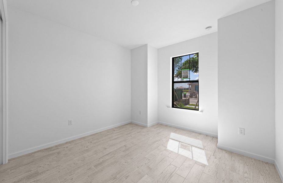 Spacious, unfurnished interior of a new home in Del Webb Naples, Immokalee (Image 10). Spacious, unfurnished interior of a new home in Del Webb Naples, Immokalee (Image 10).