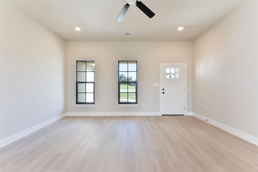 Please note: Photos shown are not of the actual homes but are of the same floorplan. Finishes and features may vary.