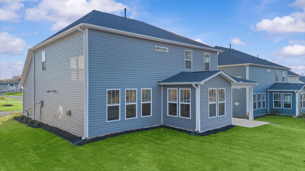 Exterior details and patio area of a home in Woodglen, Piedmont (Image 21).