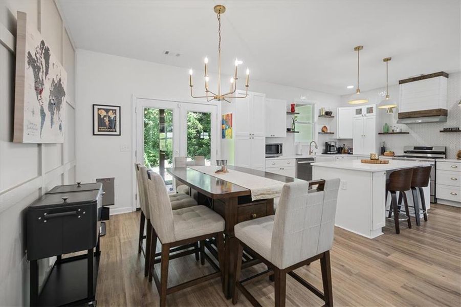 Furnished interior view inside a new home in , Atlanta (Image 15).