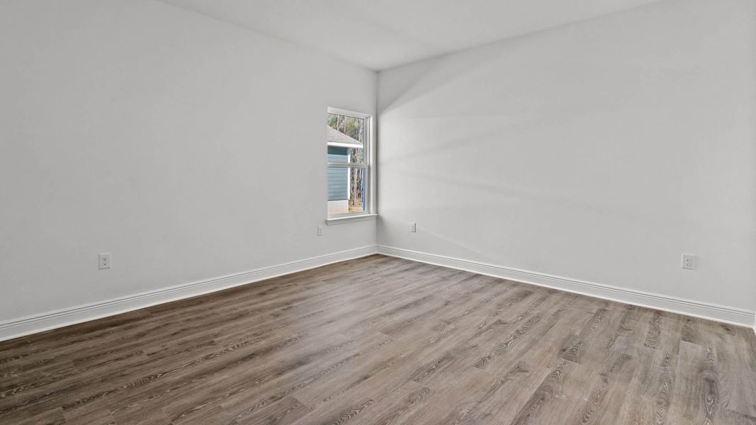 Spacious, unfurnished interior of a new home in Owl's Head Farms, Freeport (Image 23).