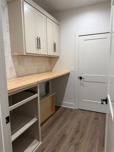 Furnished interior view inside a new home in , Abilene (Image 8).