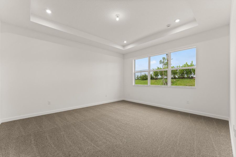 Spacious, unfurnished interior of a new home in Tradition - Telaro, Port St. Lucie (Image 6).