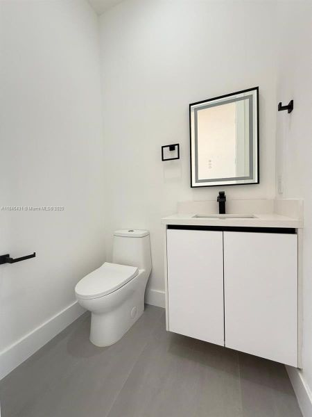 Furnished interior view inside a new home in , Cape Coral (Image 6).