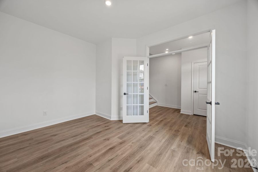 Spacious, unfurnished interior of a new home in The River District Townhomes, Charlotte (Image 38).
