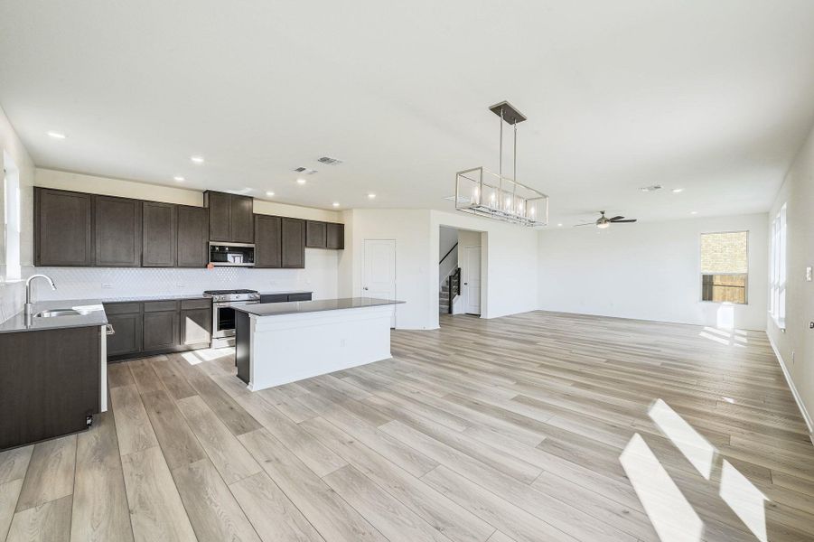 Spacious, unfurnished interior of a new home in Salerno - Classic Collection, Round Rock (Image 18). Spacious, unfurnished interior of a new home in Salerno - Classic Collection, Round Rock (Image 18).