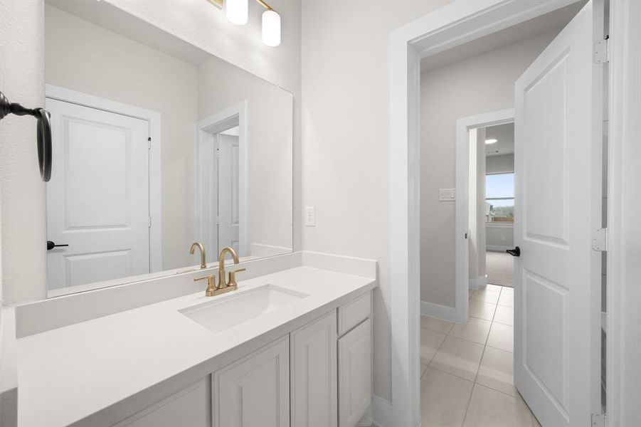 5401 Rowlan- Bathroom-6322