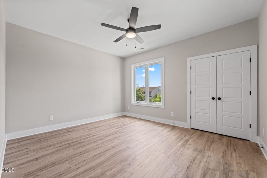 215 summer breeze bedroom 3