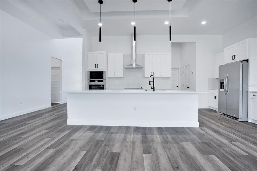 Furnished interior view inside a new home in , Lake Alfred (Image 16).