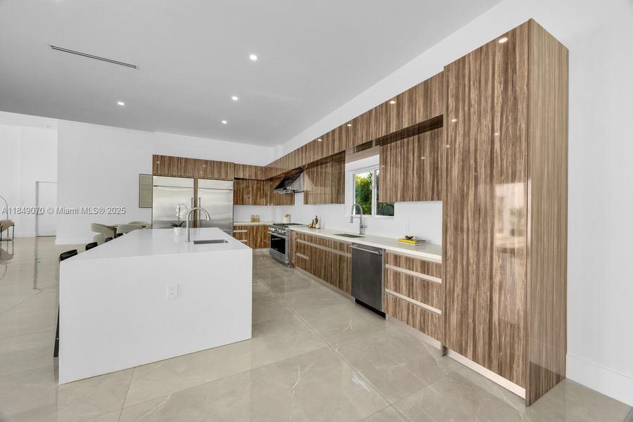 Image 52 of a home in .