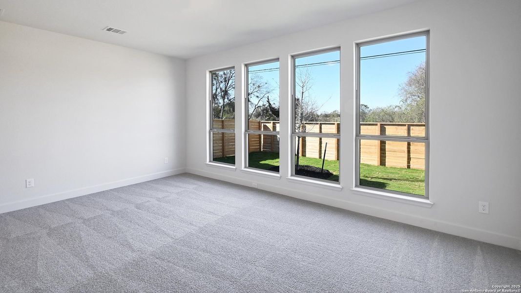 Spacious, unfurnished interior of a new home in Solms Landing 45', New Braunfels (Image 15).