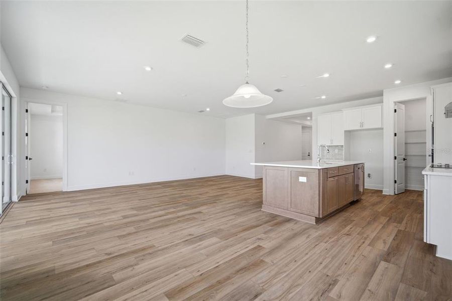 Spacious, unfurnished interior of a new home in North River Ranch, Parrish (Image 29).