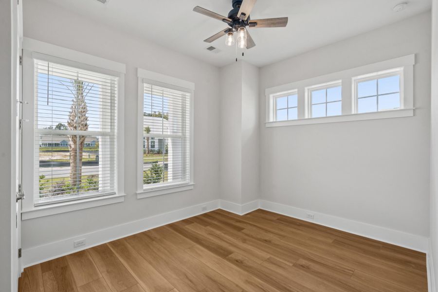 Spacious, unfurnished interior of a new home in , Summerville (Image 53).