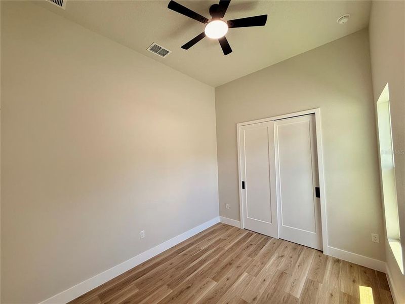 Spacious, unfurnished interior of a new home in , Orlando (Image 26).