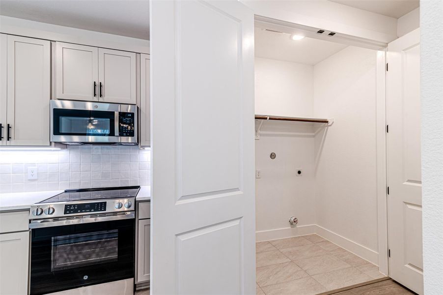 Furnished interior view inside a new home in , Huntsville (Image 9).
