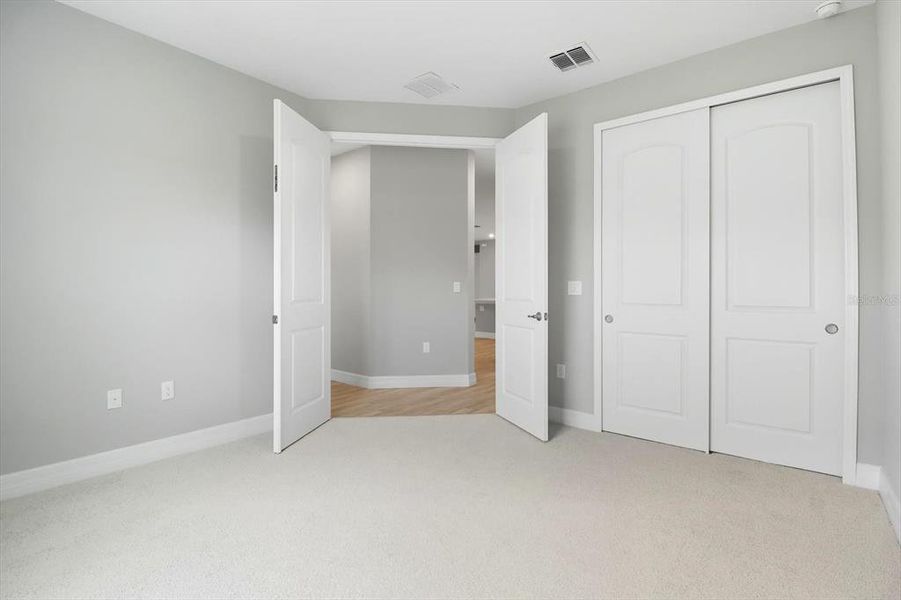 Spacious, unfurnished interior of a new home in , Homosassa (Image 16).