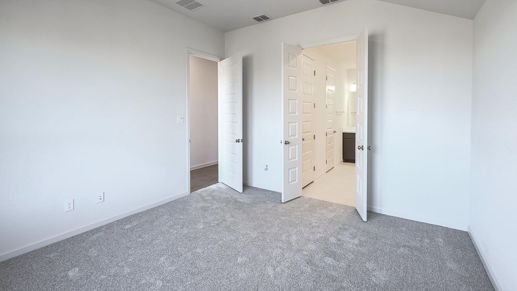 Spacious, unfurnished interior of a new home in Crosswinds, Kyle (Image 23).