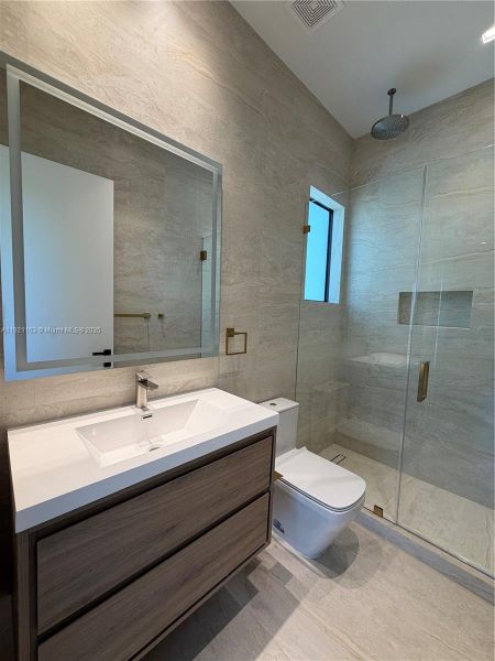 Furnished interior view inside a new home in , Hollywood (Image 9).