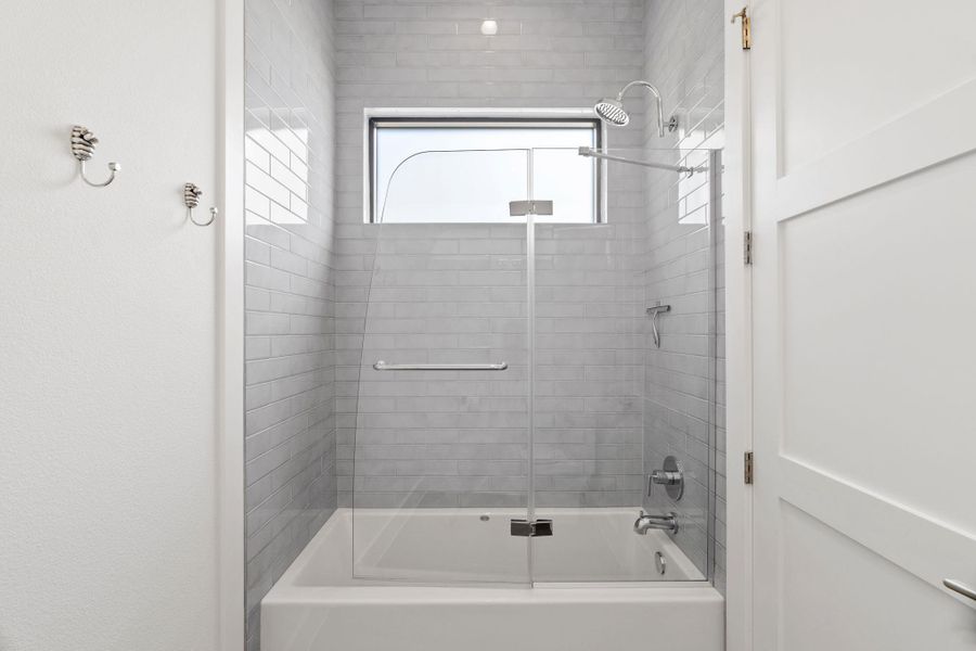 Dedicated front bedroom full bathroom tub Dedicated front bedroom full bathroom tub