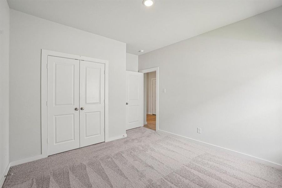 Spacious, unfurnished interior of a new home in Lone Oak, Alvarado (Image 29).