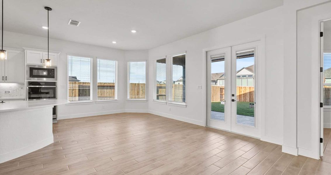 Spacious, unfurnished interior of a new home in Village at Three Oaks, Seguin (Image 18). Spacious, unfurnished interior of a new home in Village at Three Oaks, Seguin (Image 18).
