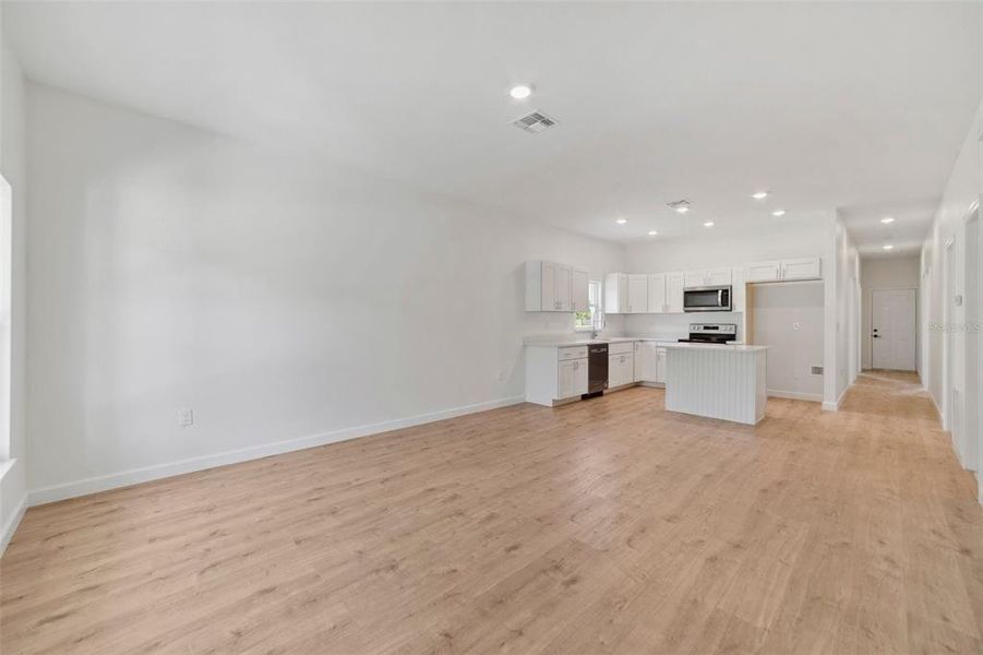 Spacious, unfurnished interior of a new home in , Titusville (Image 18).