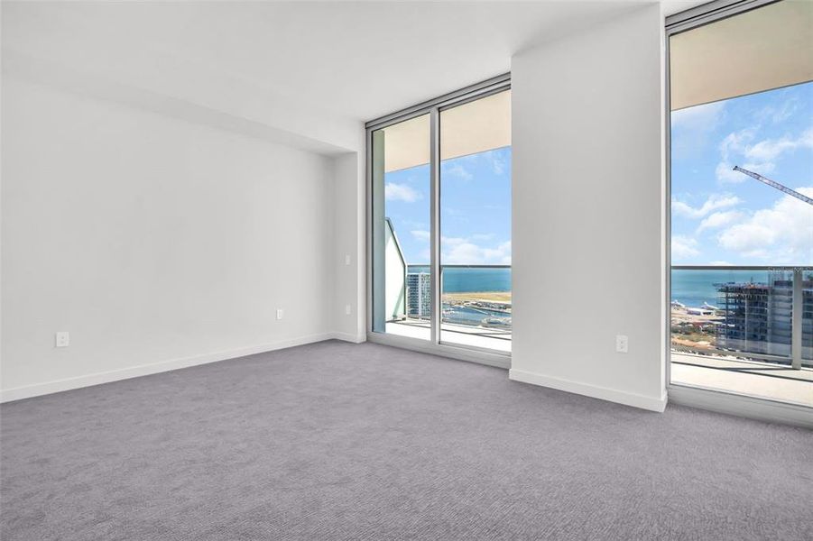 Spacious, unfurnished interior of a new home in , St. Petersburg (Image 55).