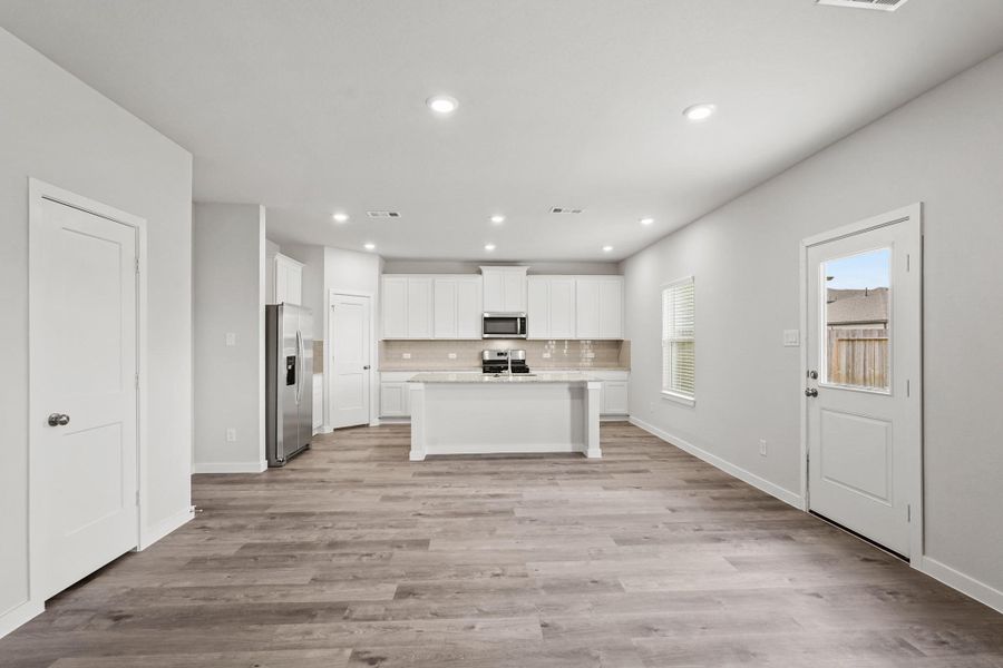 Spacious, unfurnished interior of a new home in Magnolia Springs, Montgomery (Image 16).