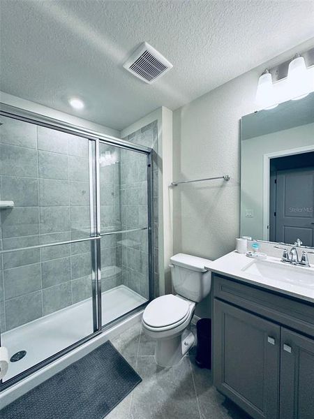 Furnished interior view inside a new home in , Clermont (Image 24).