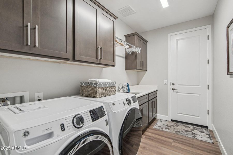 14-web-or-mls-W Monterey Way-S2511-014