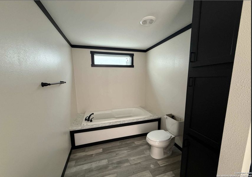 Image 11 of a home in .