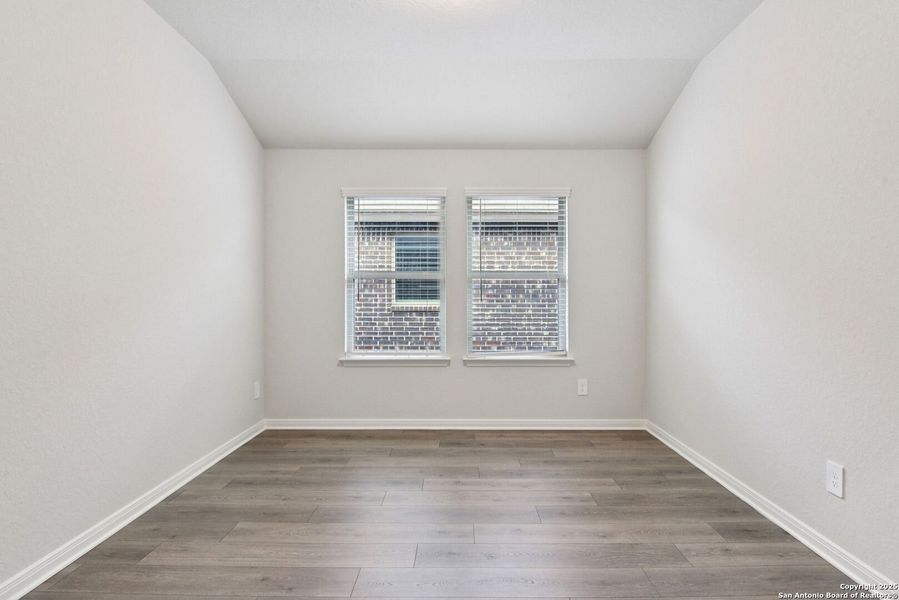 Spacious, unfurnished interior of a new home in Fox Falls, Boerne (Image 25).